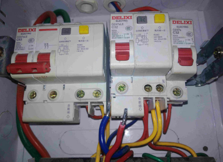 循環(huán)水泵插上就跳閘什么原因？